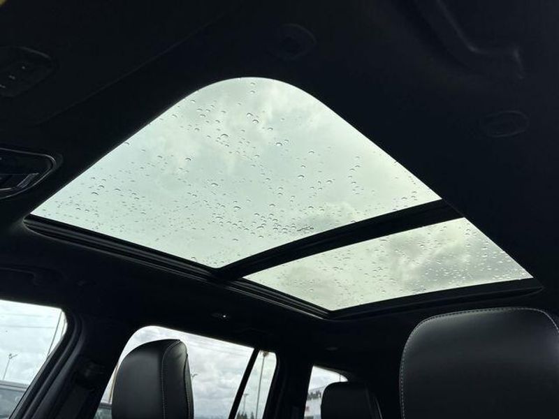 New 2026 Jeep Grand Cherokee Limited 4x2Image 17