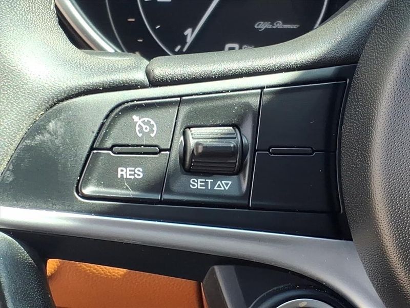 Used 2019 Alfa Romeo Giulia Image 19