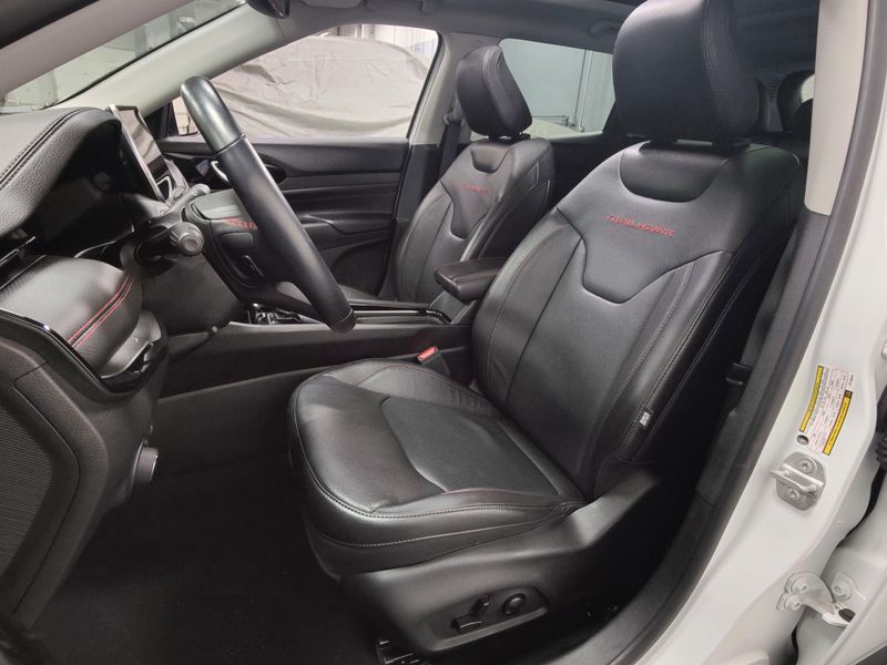 Used 2022 Jeep Compass Trailhawk Elite 4X4 w/Sunroof/NavImage 14