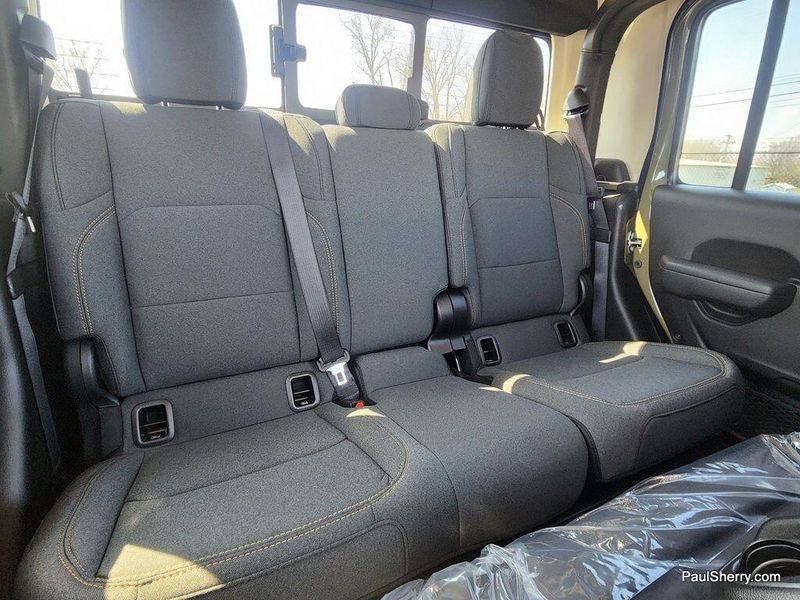 New 2025 Jeep Gladiator Willys 4x4