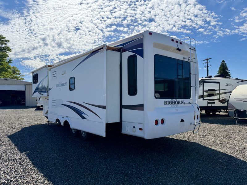 Used 2012 HEARTLAND BIGHORN 3185RL Image 3