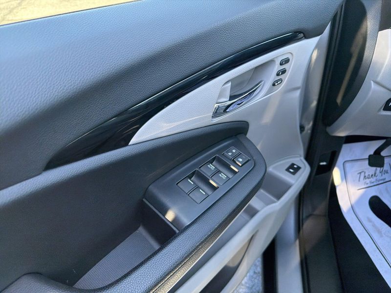 Used 2021 Honda Pilot Touring 7-PassengerImage 22