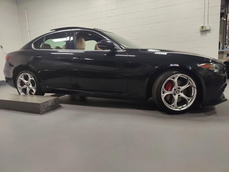 Used 2023 Alfa Romeo Giulia Lusso AWD w/Activ AsstImage 3