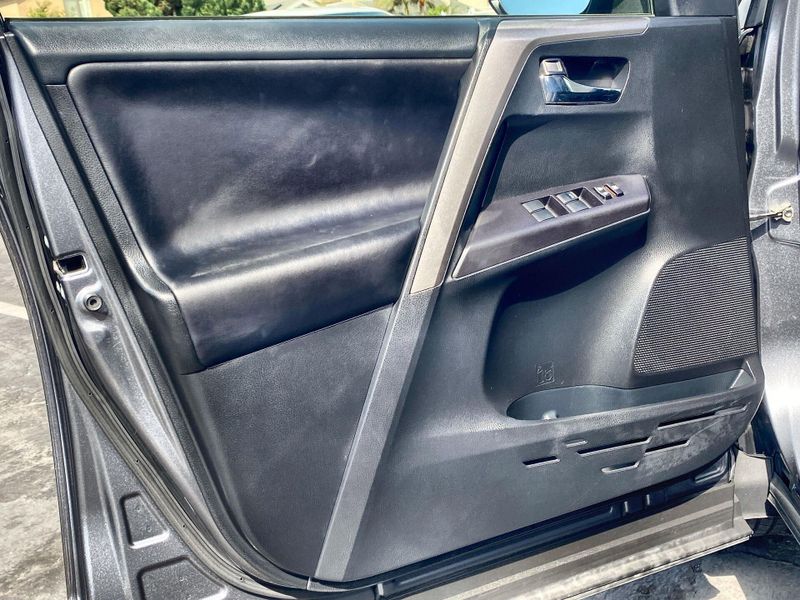 Used 2018 Toyota RAV4 XLEImage 21