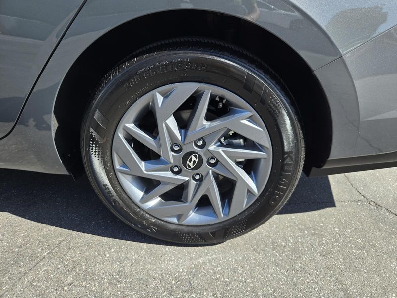 Used 2026 Hyundai Elantra Hybrid Blue Sedan