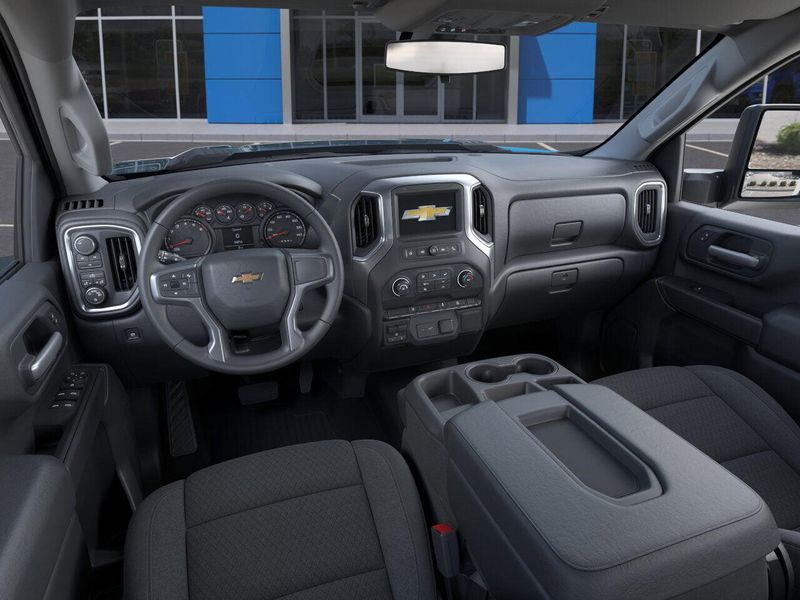 2025 Chevrolet Silverado 2500HD CustomImage 15