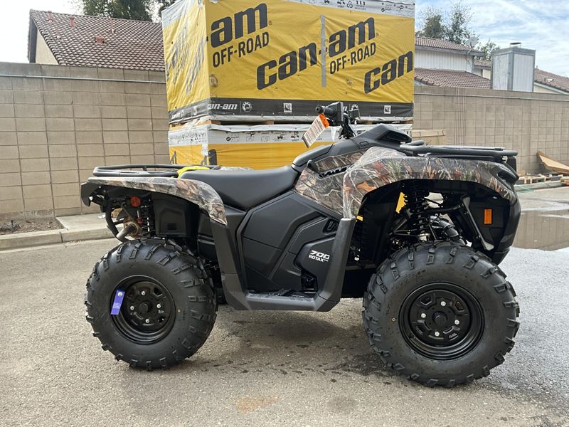2025 Can-Am OUTLANDER 700 Image 7