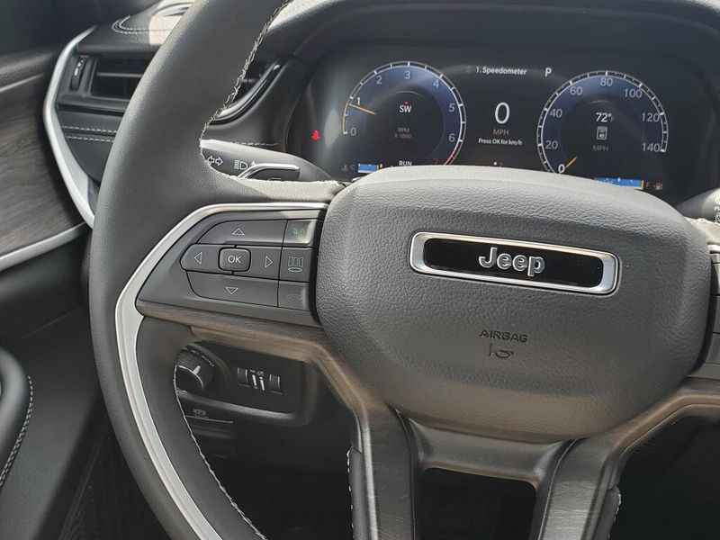 New 2026 Jeep Grand Cherokee Laredo Altitude 4x4