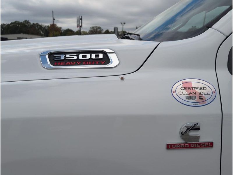 New 2026 RAM 3500 Tradesman Crew Cab Chassis 4x4 60