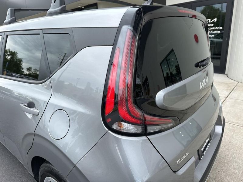 2023 Kia Soul LXImage 9