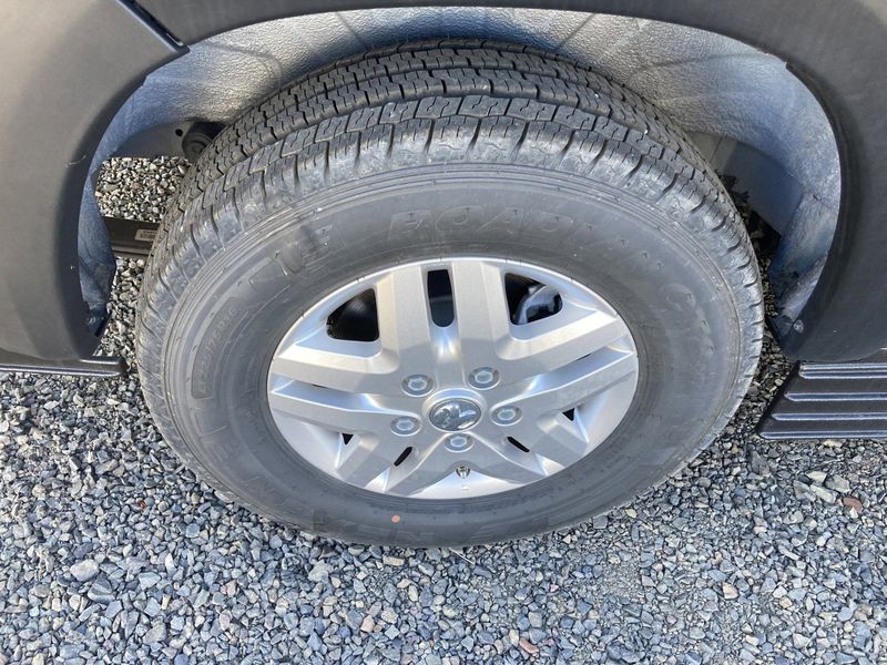 2023 ROADTREK Play  in a Granite Crystal Metallic Clear Coat exterior color and Blackinterior. Legacy Powersports 541-663-1111 legacypowersports.net 