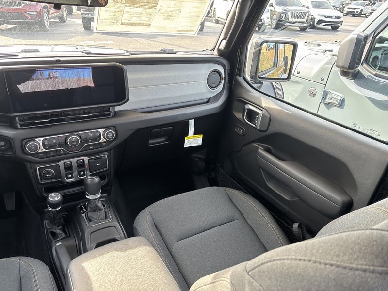 New 2026 Jeep Wrangler 2-door Sport SImage 17