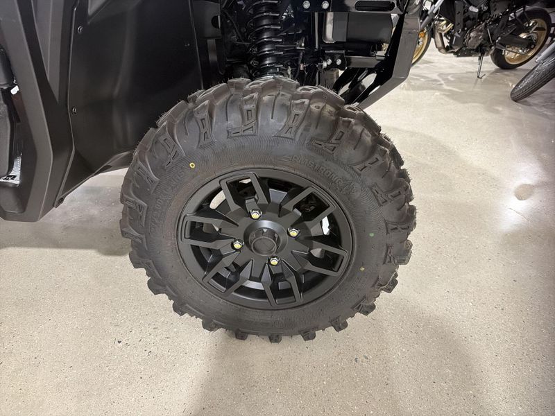 New 2025 Honda PIONEER 1000-6 DLX CREW Image 19