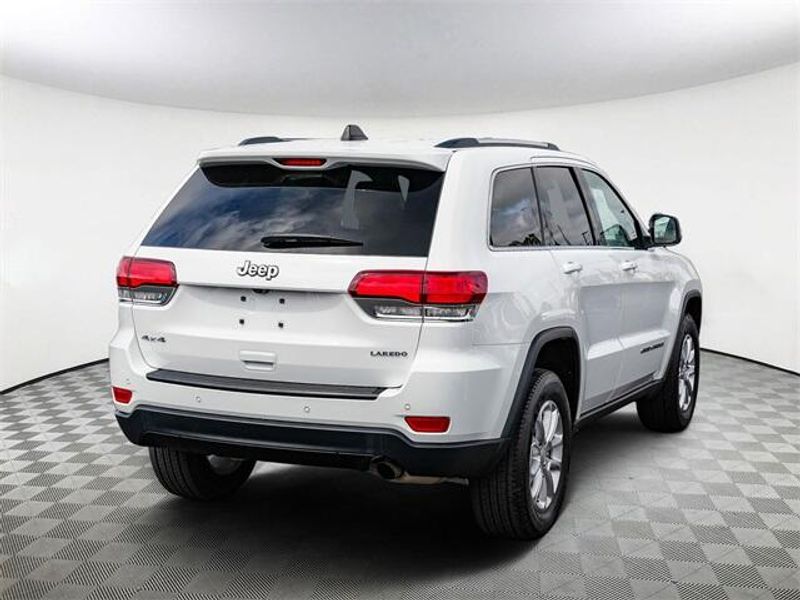 2021 Jeep Grand Cherokee Laredo XImage 8