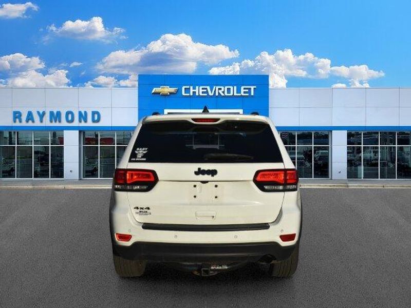 Used 2020 Jeep Grand Cherokee LaredoImage 4