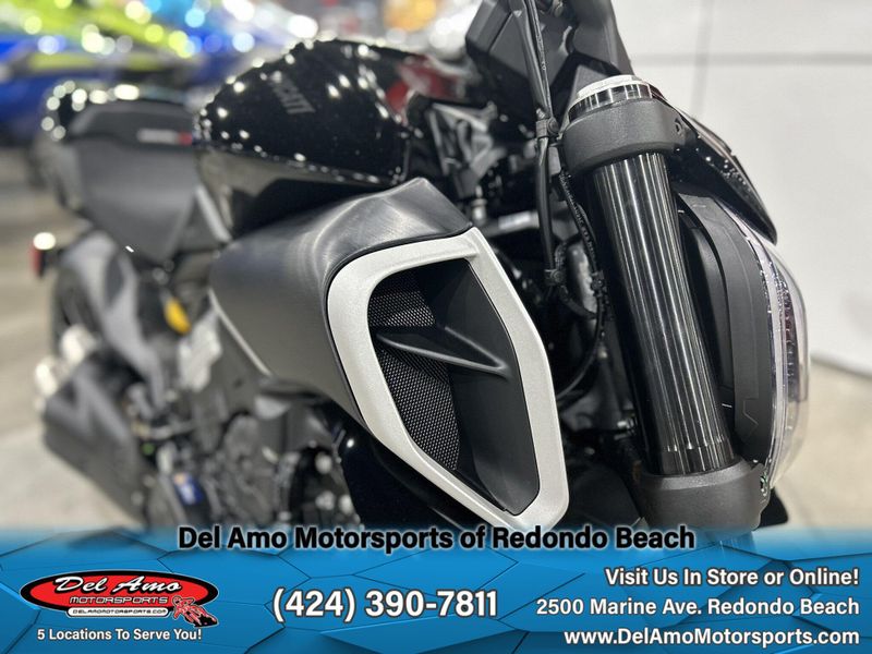 2024 Ducati DIAVEL V4 Image 21