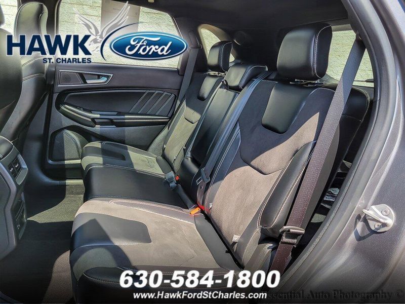 2022 Ford Edge ST photo 9