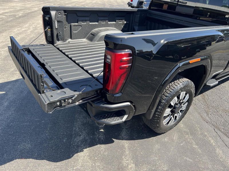 2026 Gmc Sierra HD Denali photo 48