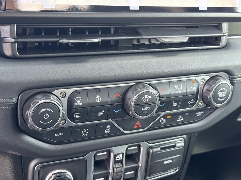 New 2026 Jeep Gladiator Mojave X 4x4