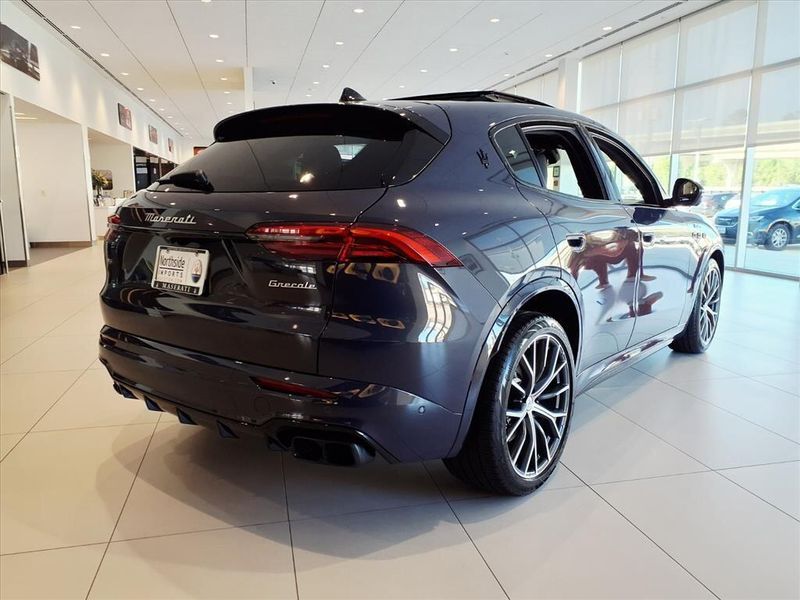 New 2026 Maserati Grecale ModenaImage 9