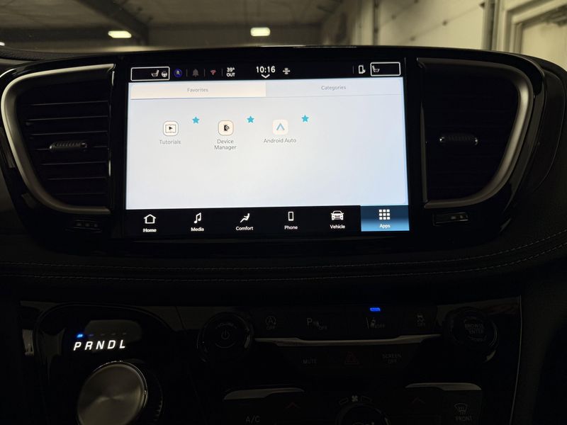 New 2026 Chrysler Pacifica SelectImage 33