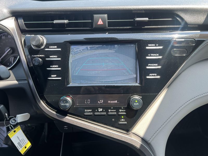 Used 2019 Toyota Camry SEImage 16