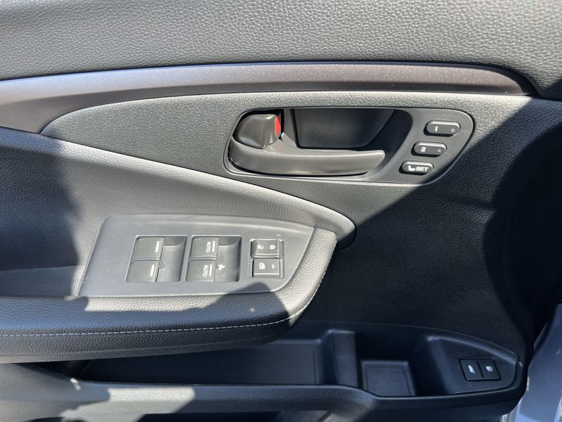 2025 Honda Passport EX-LImage 6