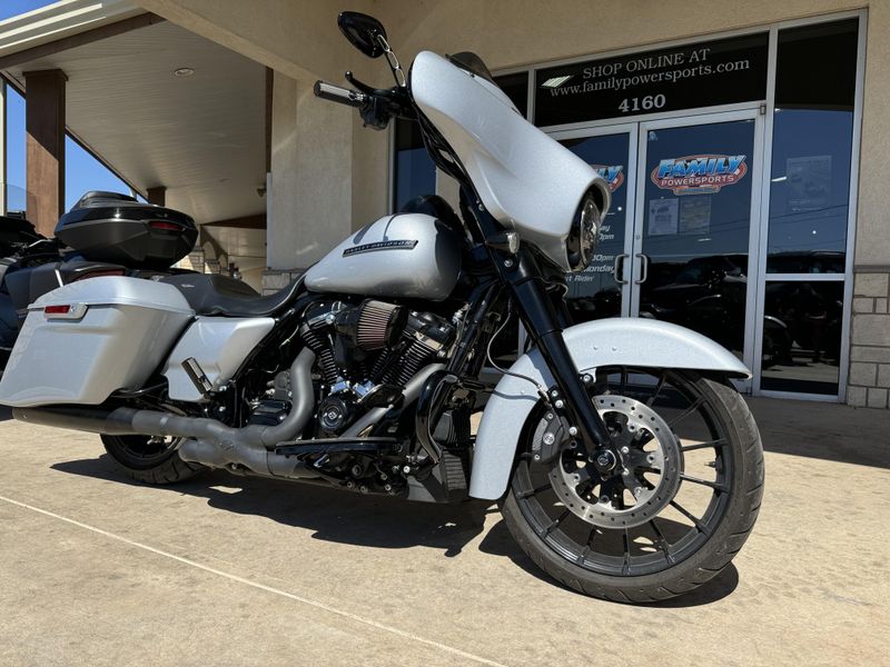 2019 HARLEY STREET GLIDE SPECIAL GRAYImage 5