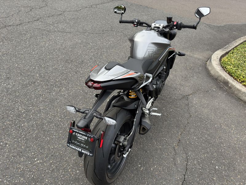2025 Triumph Street Triple 765 RS - SILVER ICE 