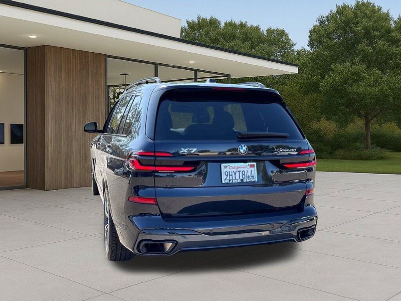 Used 2024 BMW X7 xDrive40iImage 11
