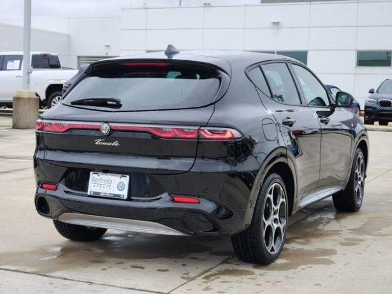 2024 Alfa Romeo Tonale Ti Eawd in a Alfa Black exterior color and Blackinterior. Northside Alfa Romeo of Houston 281-475-4549 alfaromeousaofnorthhouston.com 