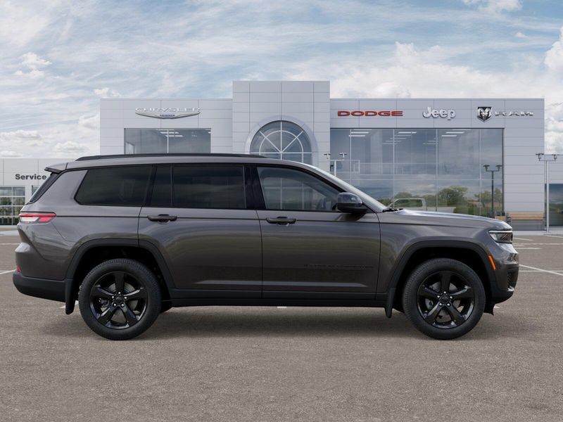 New 2025 Jeep Grand Cherokee L Altitude X 4x4Image 41
