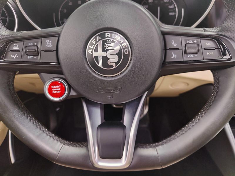 Used 2023 Alfa Romeo Giulia Lusso AWD w/Activ AsstImage 29