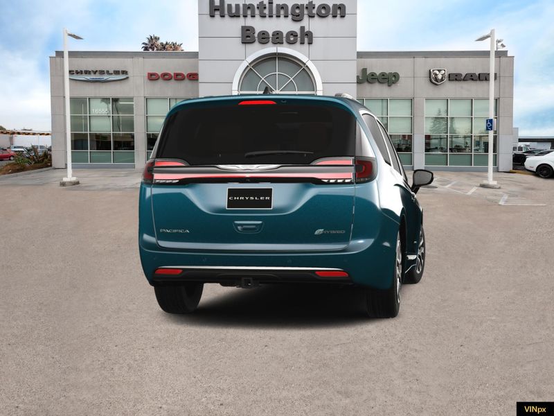 2025 Chrysler Pacifica Hybrid PinnacleImage 14