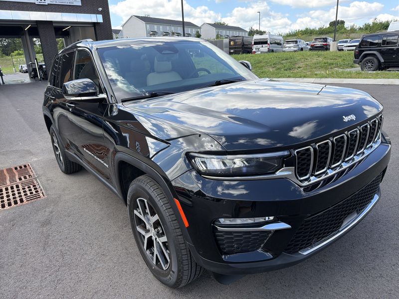 Used 2024 Jeep Grand Cherokee LimitedImage 6