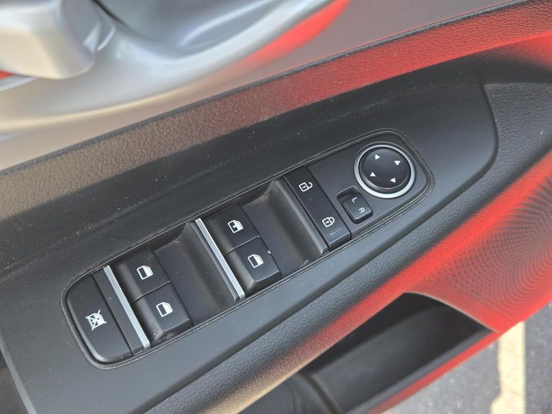 Used 2023 Kia Forte LXS IVT