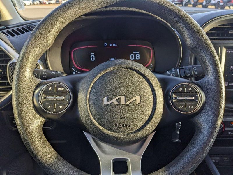 2024 Kia Soul LXImage 25