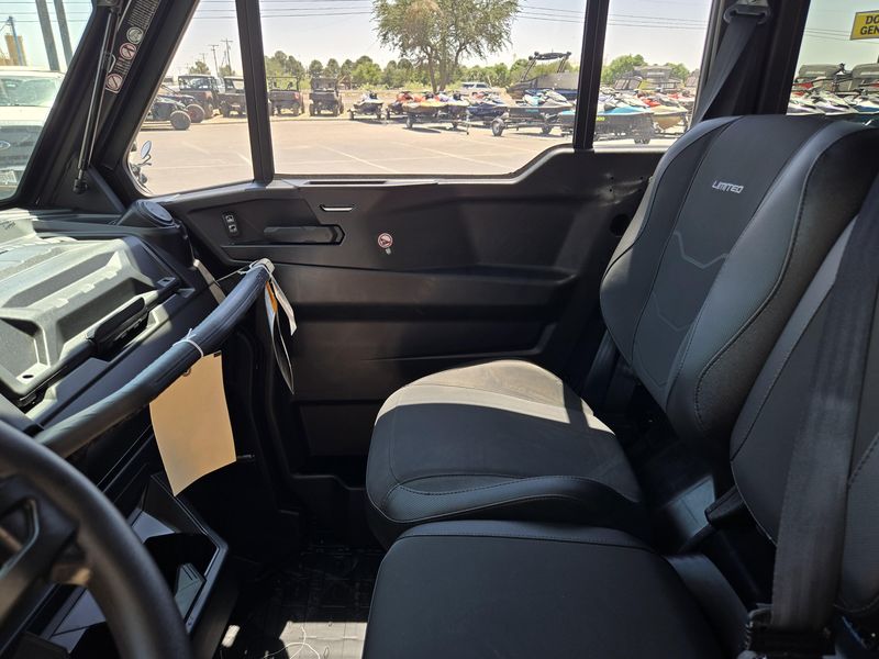 2025 Can-Am DEFENDER MAX LIMITED CAB HD10 DESERT TAN AND STEALTH BLACK Image 19