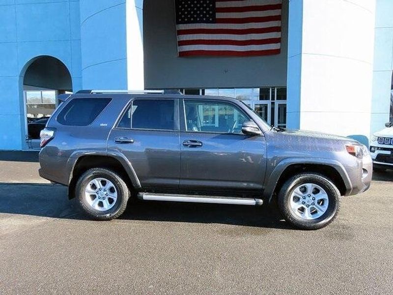 2023 Toyota 4Runner SR5 PremiumImage 2