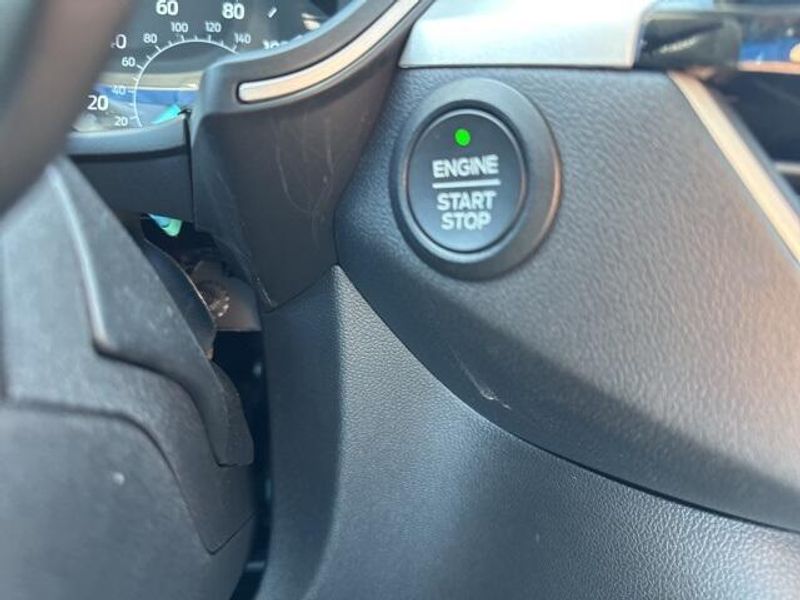 2022 Ford Escape SEImage 27