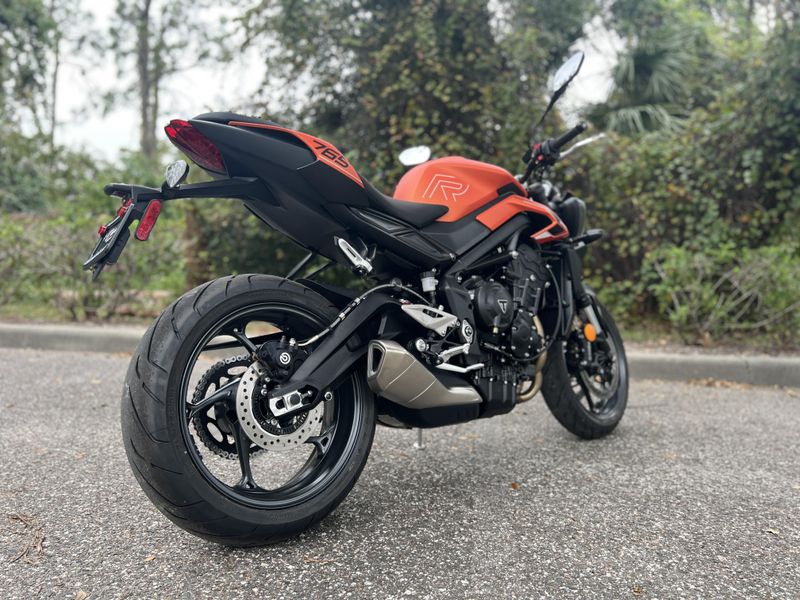 2025 Triumph Street Triple 765 R