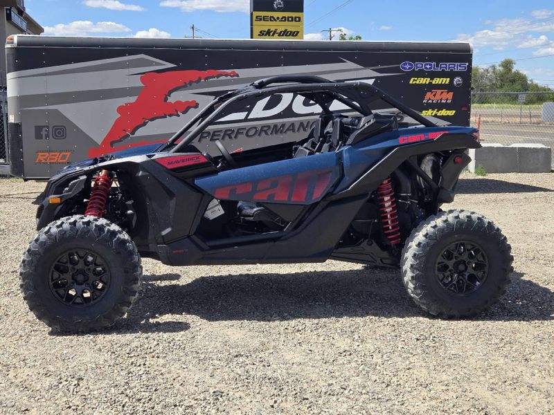 New 2026 Can-Am MAVERICK RS 72 T 