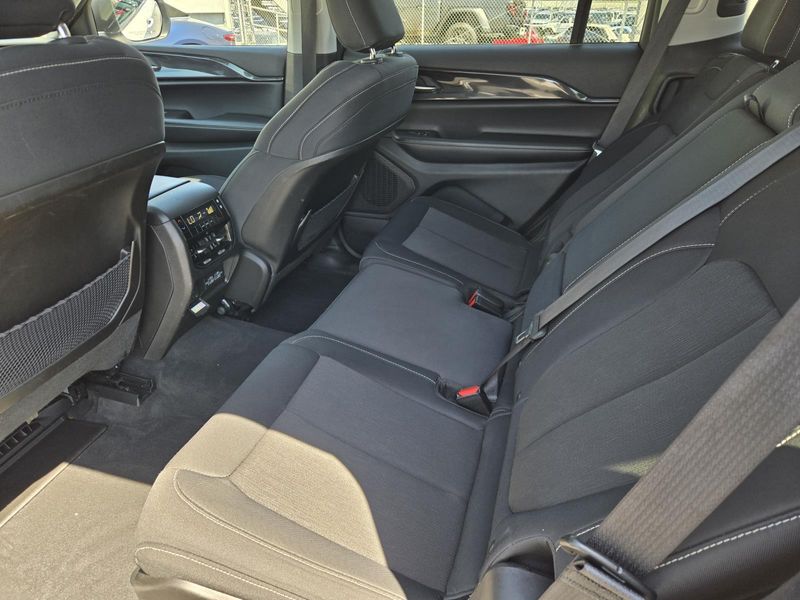 Used 2023 Jeep Grand Cherokee L Laredo 4x2