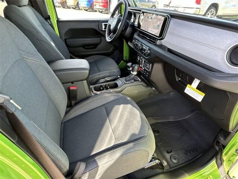 2025 Jeep Wrangler 4-door WillysImage 15