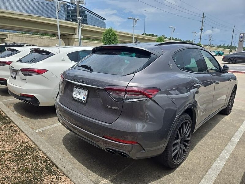 2022 Maserati Levante GTImage 3