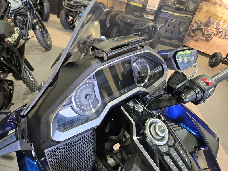 USED 2018 HONDA GOLD WING TOUR Image 11