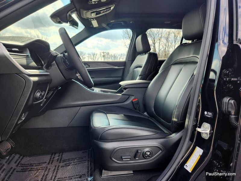 New 2026 Jeep Grand Cherokee Limited 4x4