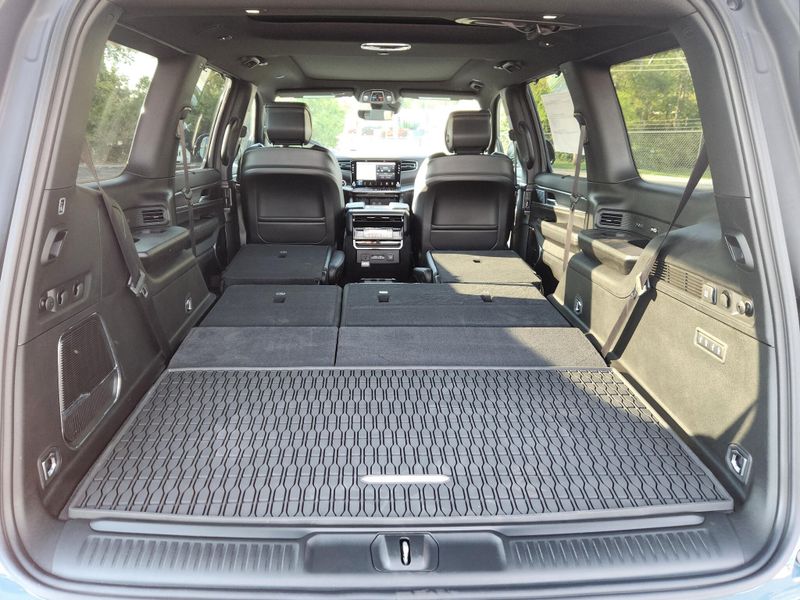 2027 Jeep Grand Wagoneer Limited Altitude 4x4
