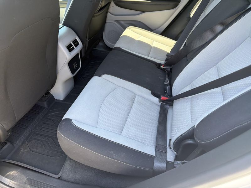 Used 2022 GMC Terrain SLEImage 19