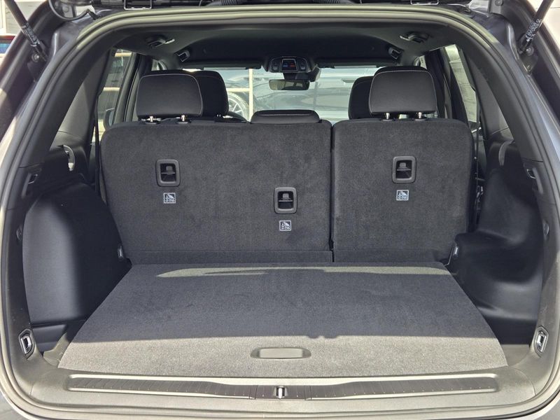 New 2026 Jeep Grand Cherokee Laredo 4x2